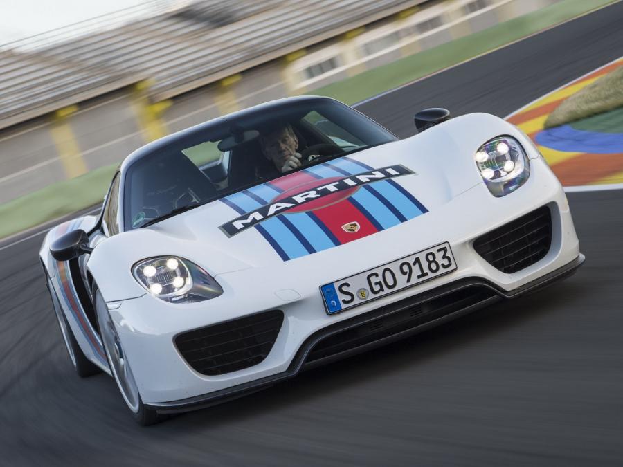  Porsche 918 Spyder Weissach Package 2014 года  (фото 10 из 18)